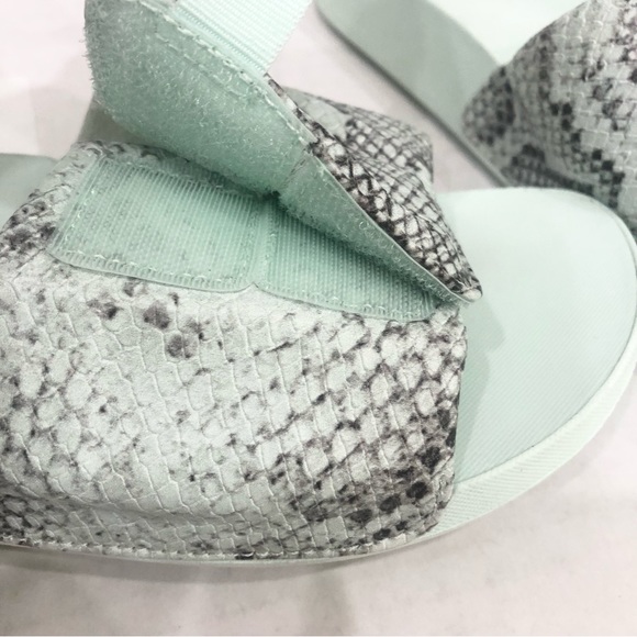 Vionic Kiera Snake Print Slide Sandals - Size Women 6W, Mint Green - Picture 7 of 12